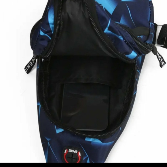 Nylon Chest Bags For Travel, lightweight, BLUE RED AND GREY AVAILABLE - Picture 4 of 8